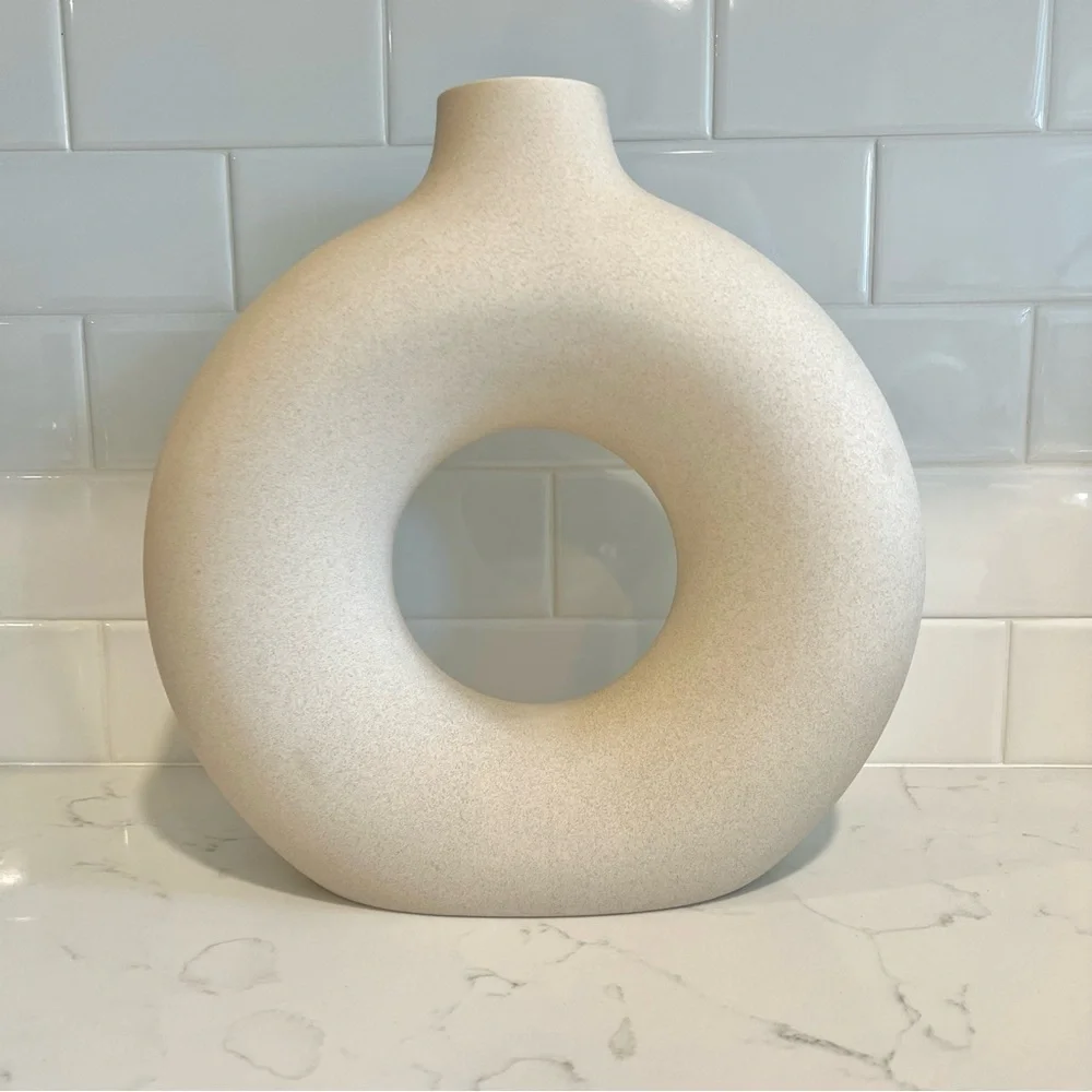 H&M Home Large 100% Ceramic Donut Vase Round Decorative Cream Light Beige